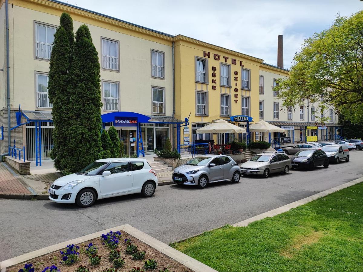 Hotel Beke Sziget Komló Exterior foto